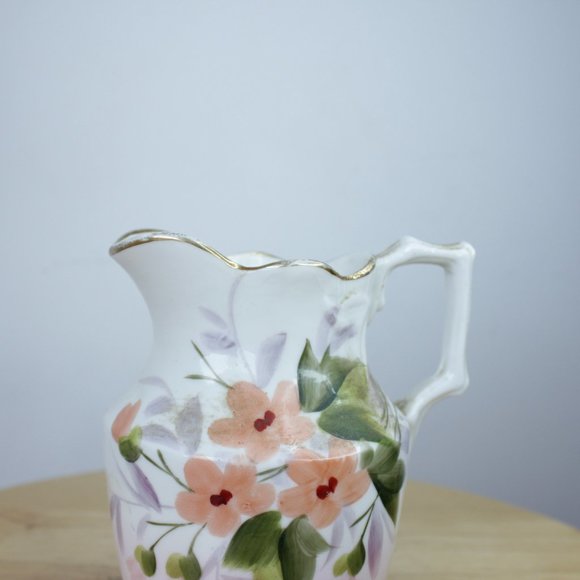 • the vintage decorative pitcher - Picture 3 of 8